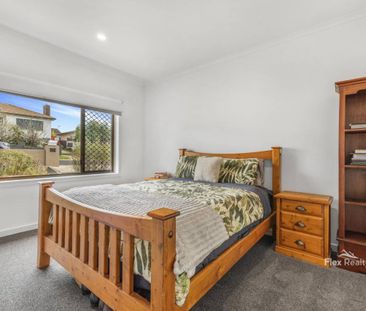 Charming Family Home with Sea Views - Photo 4