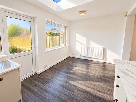 3 bedroom house to rent - Photo 3