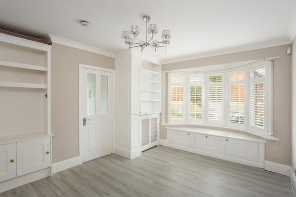 4 bedroom mews to rent - Photo 1
