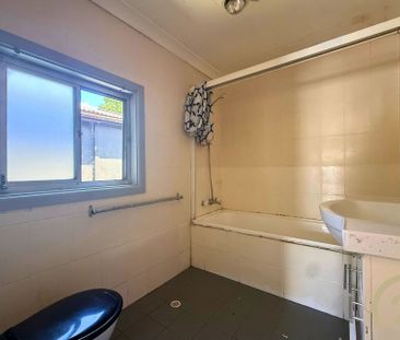 3 Bedroom Family Home&comma; Located in a Prime Location&excl; - Photo 6