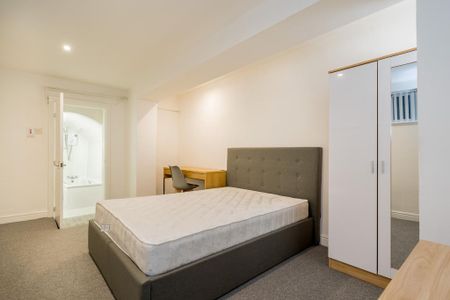 2 bedroom flat to rent - Photo 3