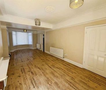 St Peters Avenue, Kettering, NN16 - Photo 1