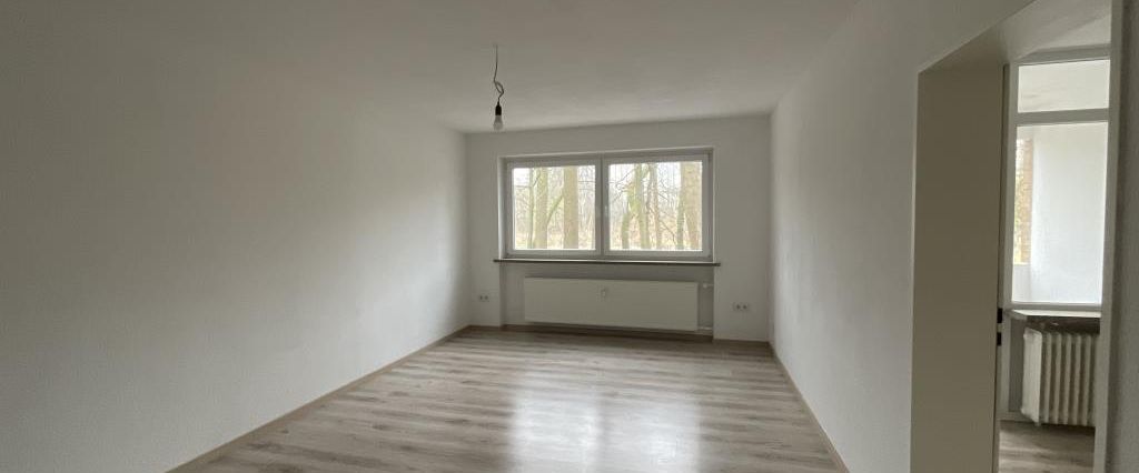 Modernisierte 2-Zimmer-Wohnung mit Balkon in ruhiger Lage zu sofort! - Foto 1