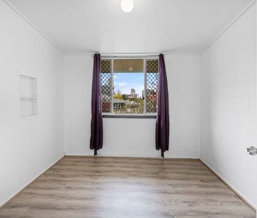 Apartment on the Nerang River - Photo 2