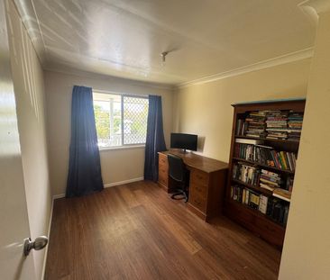 Large Family Home Nestled In Quiet Cul-de-sac - Photo 2