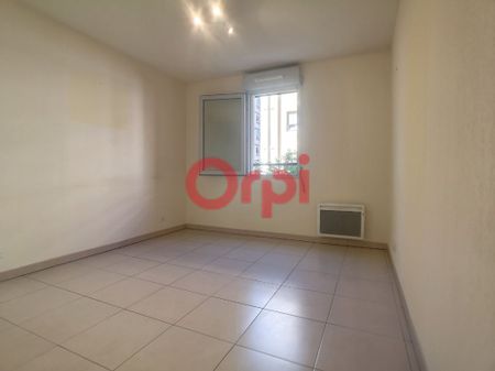 Location Appartement 3 pièces 58m² ST LAURENT DU VAR 06700 - Photo 3