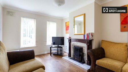 Cozy room in 4-bedroom houseshare in Stoneybatter, Dublin - Photo 4