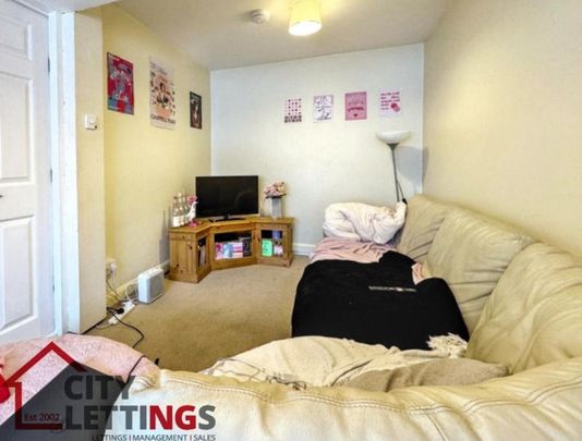 3 bedroom end of terrace house to rent - Photo 1