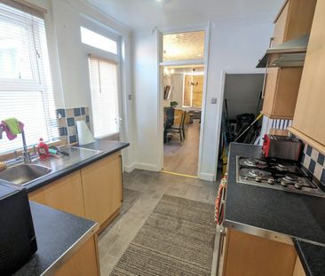 House share to rent on - Photo 1