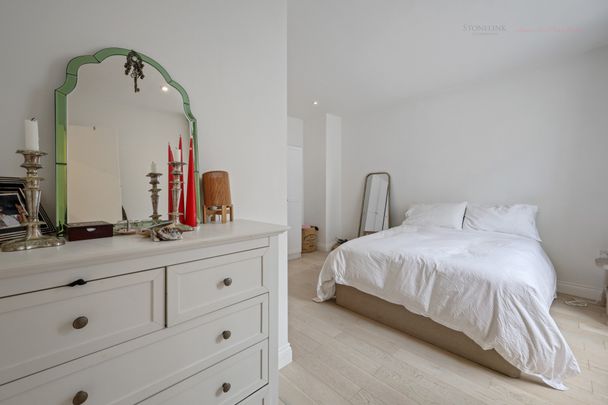 Stunning Kensington Garden Retreat: 2 Bedroom & 2 Bathroom Luxe Basement Apartment - Photo 1