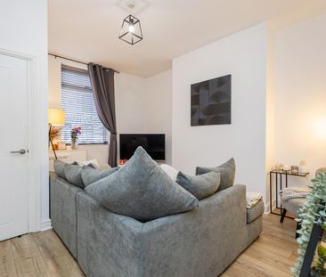 Oxford Street, Leigh, WN7 - Photo 2