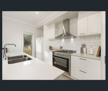 Stylish And Low-Maintenance Living in Prime Highton Location - Photo 6