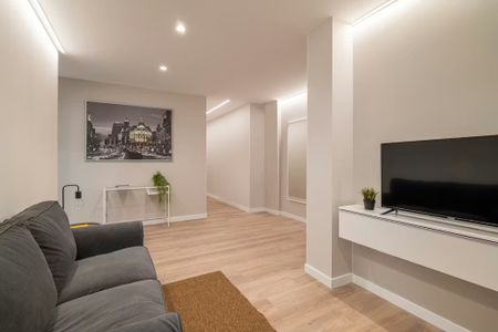 Carrer dAragó, Barcelona, Catalonia 08011 - Photo 5