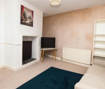 2 bedroom House To Let - Photo 3