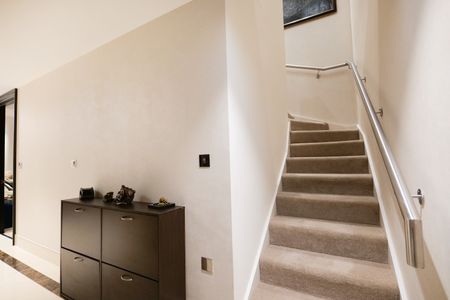 Luxurious Two Bedroom Apartment in Kensington, London W14 - Photo 2