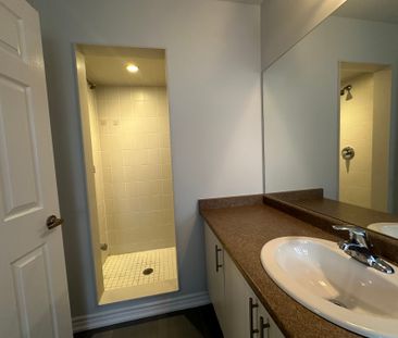 For Lease - 25 Sail Road, Brampton, Ontario - Photo 6