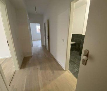 Neu sanierte attraktive 3-Zimmerwohnung mit Terrasse und Einbauküch... - Photo 6