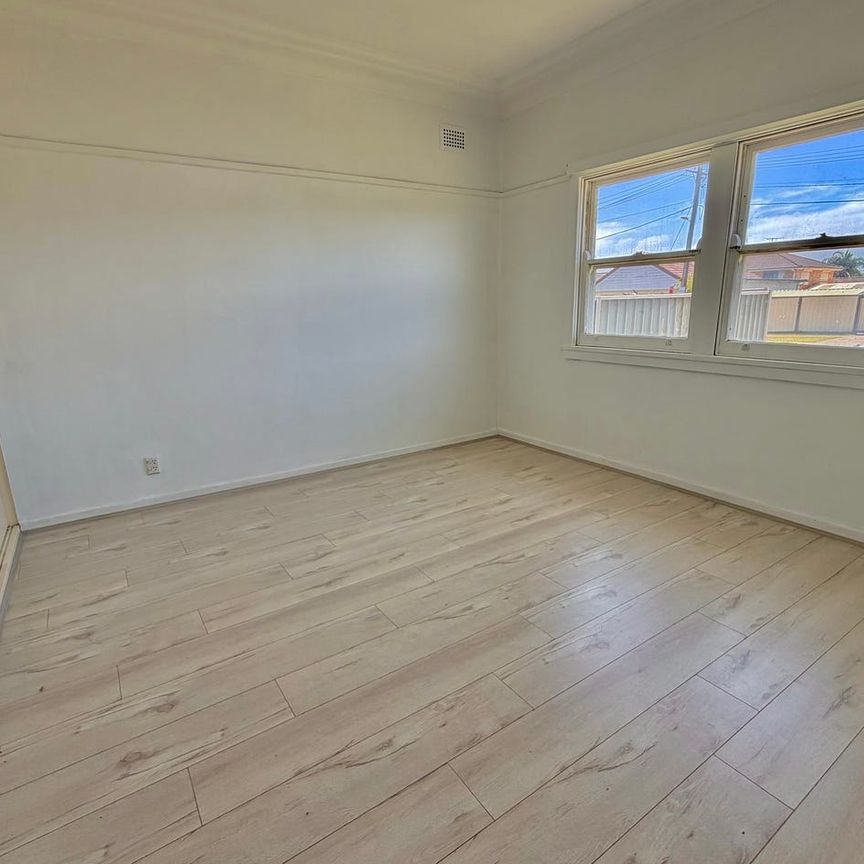 View Saturday at 10.55am - 11.15am - Photo 1