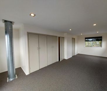 Three Bedroom Central Family home - Photo 1
