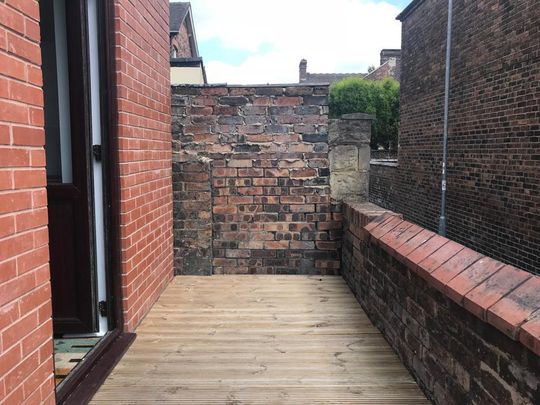 1 bedroom semi-detached house to rent - Photo 1