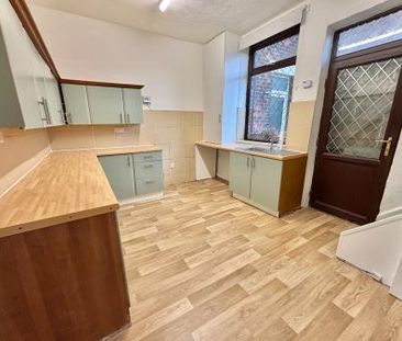 Rochdale Road, Shaw, OL2 - Photo 1