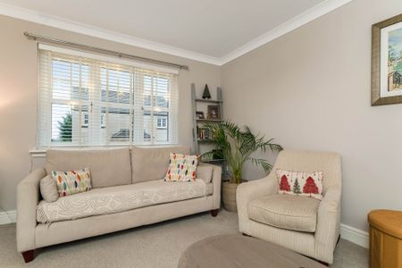 Price £2,400 pcm - Available 17/08/2026 - Unfurnished - Photo 3