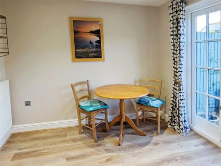 2 bedroom semi-detached house to rent - Photo 2