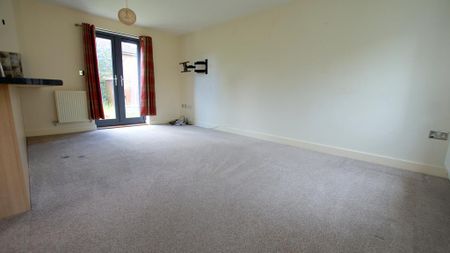 3 bedroom semi-detached house to rent - Photo 2