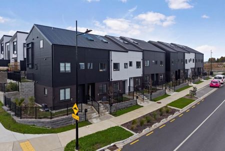 Coastal Community Living - Photo 3