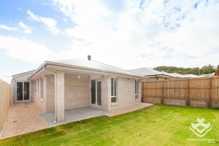 Spacious Family Home in Quiet Sanctuary Estate â Walk to Schools & Parks - Photo 3