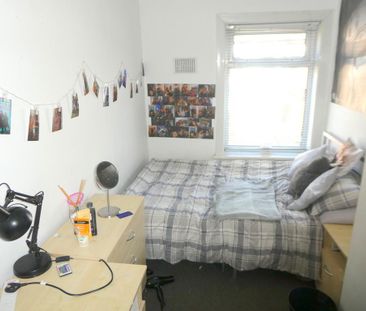 5 bedroom terraced house to rent - Photo 2