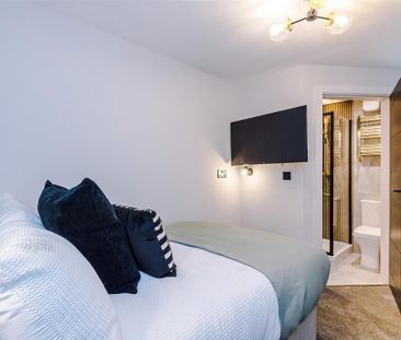 1 bedroom in a house share to rent - Photo 3