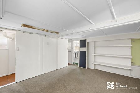 CHARMING FAMILY HOME IN BEAUTIFUL WYNNUM - Photo 2