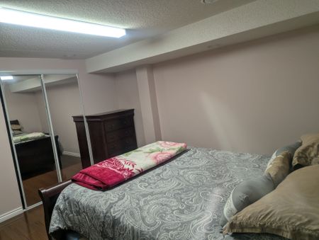 For Lease - 5775 Invergordon Lane, Mississauga, Ontario - Photo 3