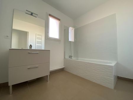 Location Appartement 3 pièces 76m² LE PONTET 84130 - Photo 4