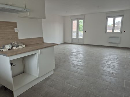 Location Appartement 3 pièces 73m² FEIGNIES 59750 - Photo 4