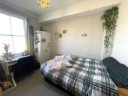 4 bedroom house to rent - Photo 2