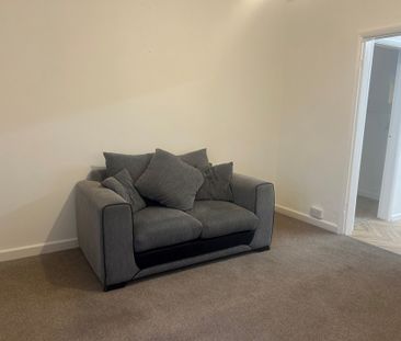 lynncroft, Eastwood - Photo 2