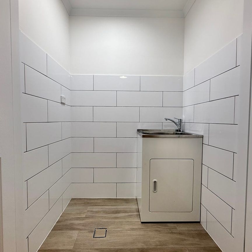 Stylish & Modern One-Bedroom Unit – Utilities Included! - Photo 1