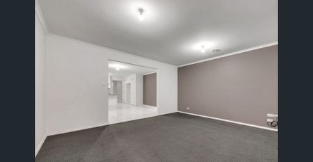 Convenient Family Living in the Heart of Tarneit! - Photo 4