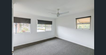 Beautiful Townhouse, in a great Location - Photo 5