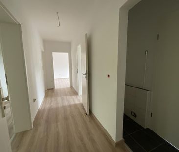 Helle 3-Zimmer-Wohnung mit Balkon und Einbauküche! - Foto 4