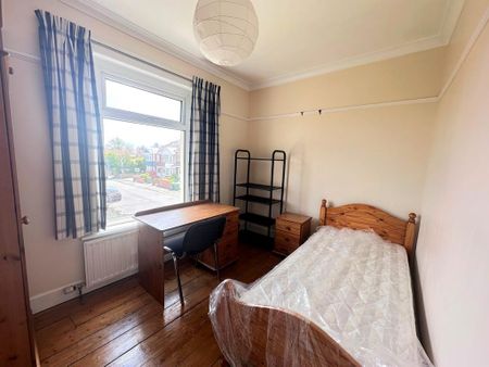 5 bedroom detached house to rent - Photo 3