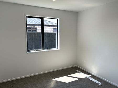 New 4 Bedroom Home - Photo 5