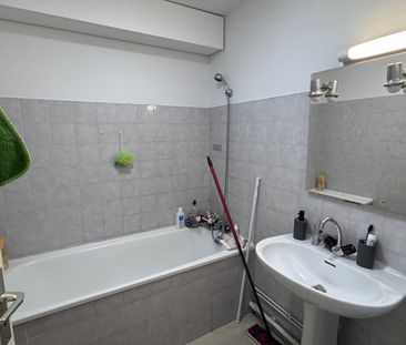 Location Appartement 2 pièces 34m² VAULNAVEYS LE HAUT 38410 - Photo 3