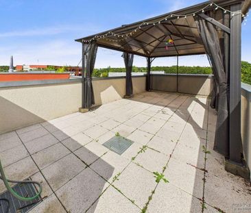 Große komfort Wohnung mit EBK und eigener ca. 25m² großer Dachterrasse - Photo 1