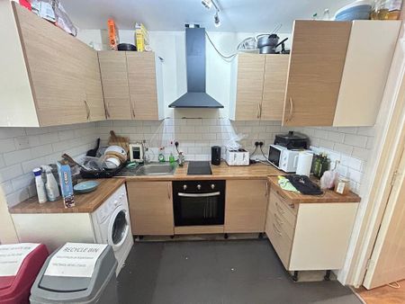 2 bedroom terraced house to rent - Photo 2