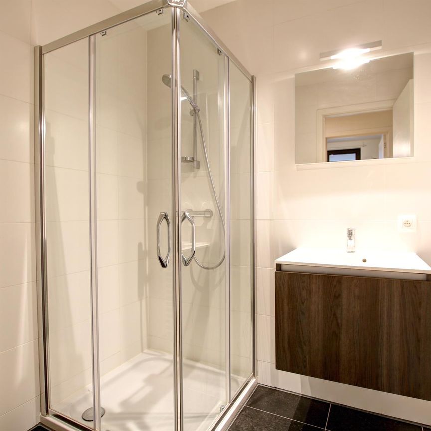 Flat - for rent - Photo 1