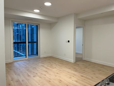 For Lease - 3250 Carding Mill Trail Unit# 436, Oakville, Ontario - Photo 3