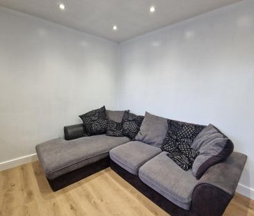 Hazel Road, KNOTTINGLEY - Photo 1